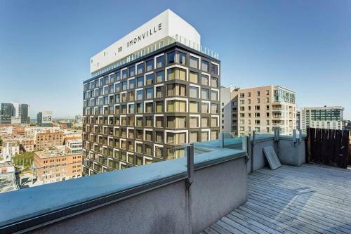 Palais-des-congr�s Furnished Apartments