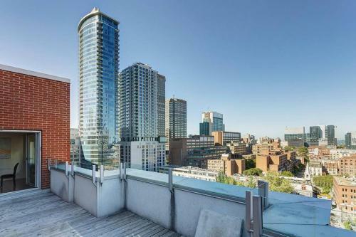 Palais-des-congr�s Furnished Apartments