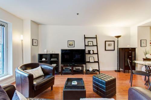 Palais-des-congr�s Furnished Apartments