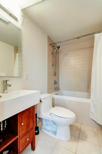 Palais-des-congr�s Furnished Apartments