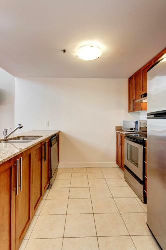 Palais-des-congr�s Furnished Apartments