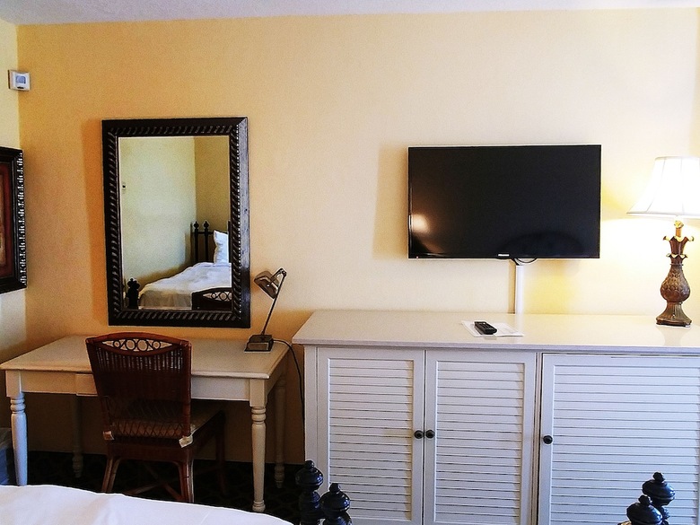 *emerald Shores Hotel*