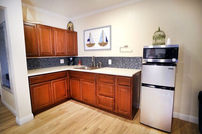 Hotel Anaheim Executive Inn & Suites