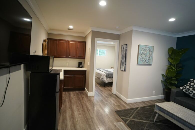 Hotel Anaheim Executive Inn & Suites