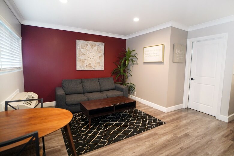 Hotel Anaheim Executive Inn & Suites