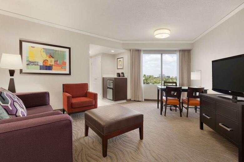 Hotel Embassy Suites Irvine - Orange County Airport