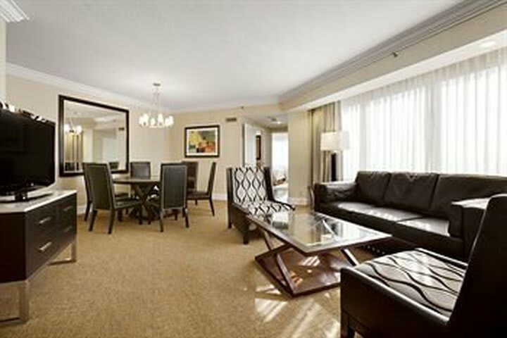 Hotel Embassy Suites Irvine - Orange County Airport