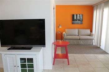 Hotel Resortquest Rentals At Islander Condominiums