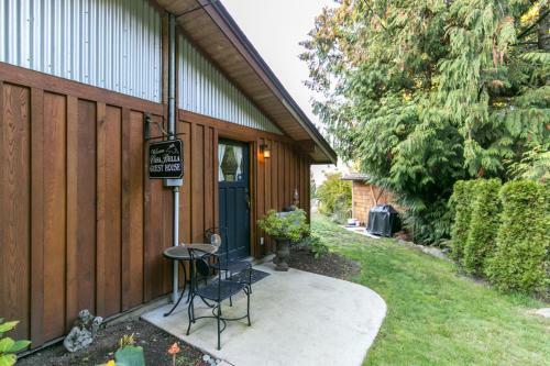 Hostal Casa Bella Guesthouse On Sechelt Inlet