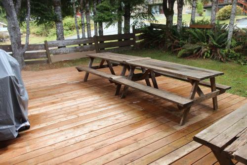 Port Renfrew Country Cottage