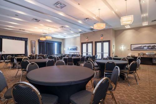 Sandman Hotel & Suites Winnipeg Airport