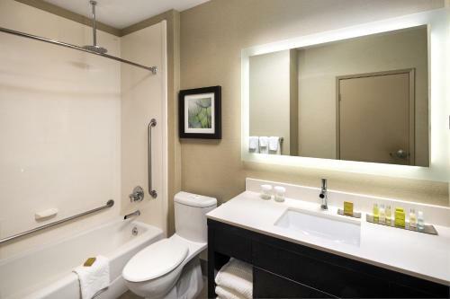 Hotel The Hollis Halifax - A Doubletree Suites By Hilton