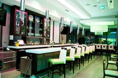Hotel The Hollis Halifax - A Doubletree Suites By Hilton