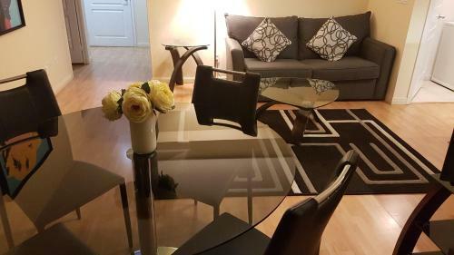 Apartamento Toronto Luxury Accommodations - University Plaza