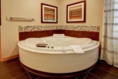 Hotel Courtyard By Marriott Waterloo St. Jacobs
