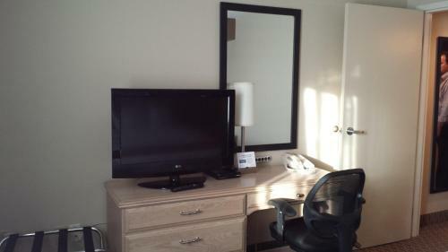 Hotel Travelodge Suites By Wyndham Moncton