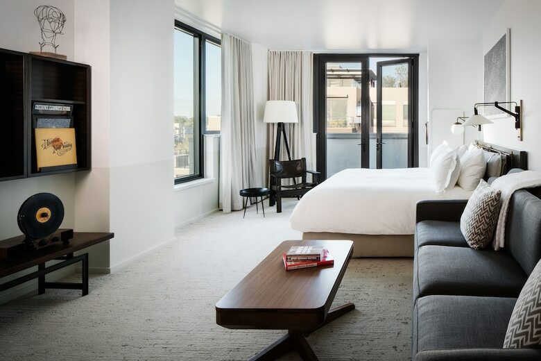 Halcyon - A Hotel In Cherry Creek