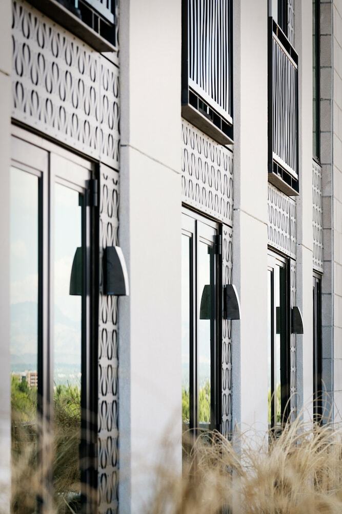 Halcyon - A Hotel In Cherry Creek