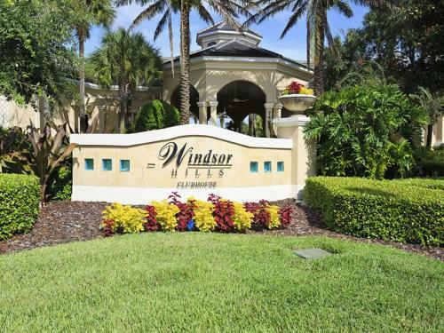 Villa 7716 Comrow Windsor Hills