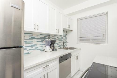 Courtyard Two-bedroom Apartments By Royal Stays