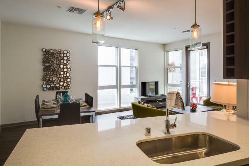 G Street Apartment By Stay Alfred