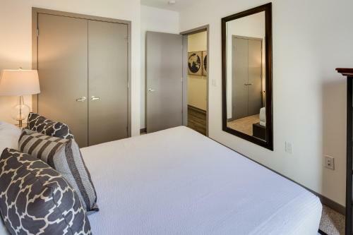 G Street Apartment By Stay Alfred