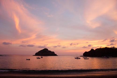 Hotel Bungalow In Playa Rosa