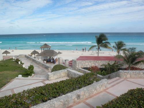 Cancun Beach Aparthotel By Solymar