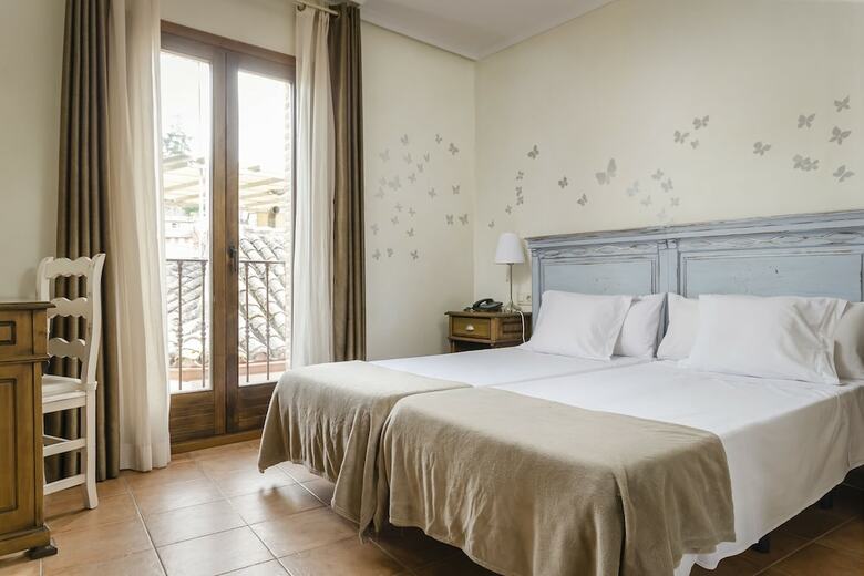 Hostal Puerta Bisagra