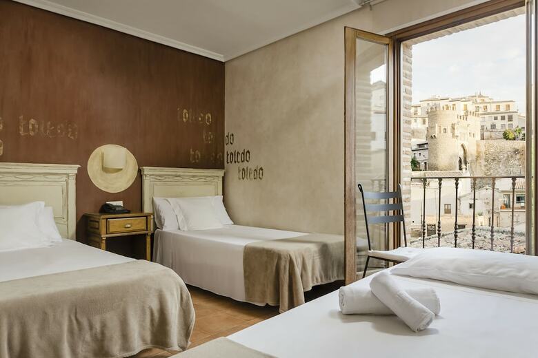 Hostal Puerta Bisagra