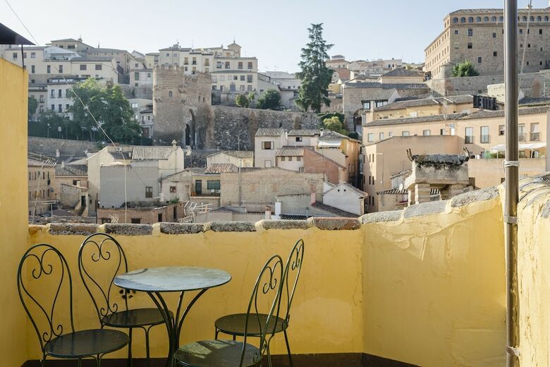Hostal Puerta Bisagra