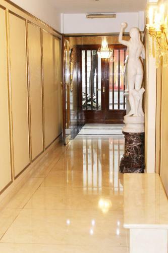 Apartment Rod Pe�a - By Hart