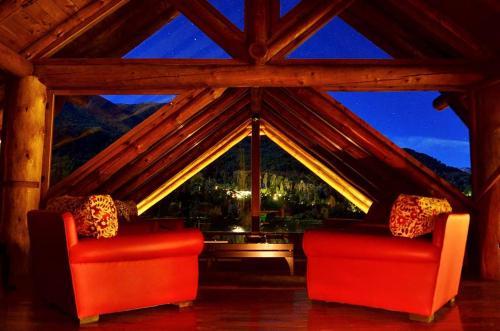 Hotel Dos Bahias Lake Resort