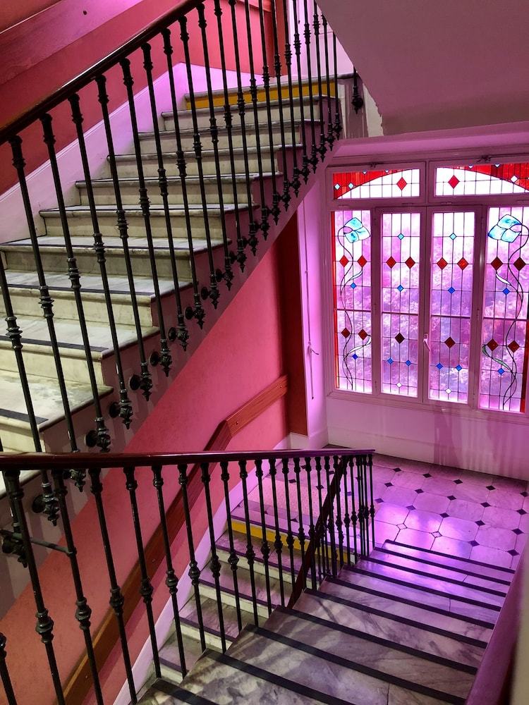 Hotel Busby