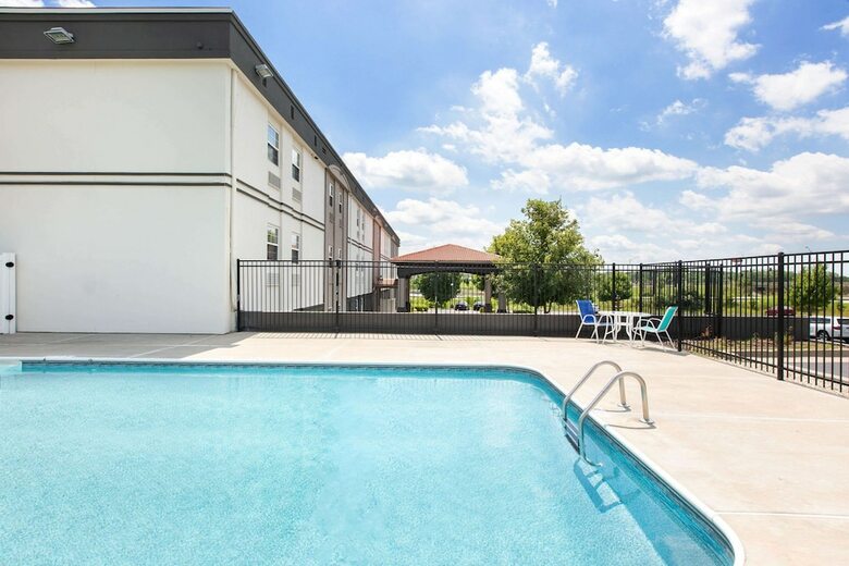 Hotel La Quinta Inn & Suites Blue Springs