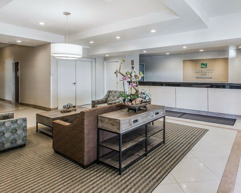 Hotel Comfort Suites