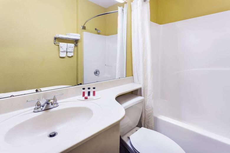 Hotel Microtel Inn & Suites Eagles Landing