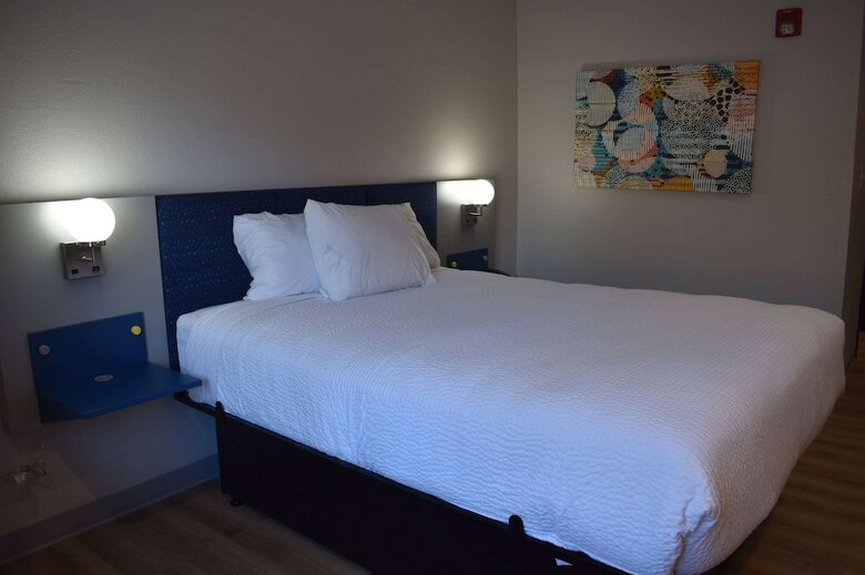 Hotel Microtel Inn & Suites Eagles Landing