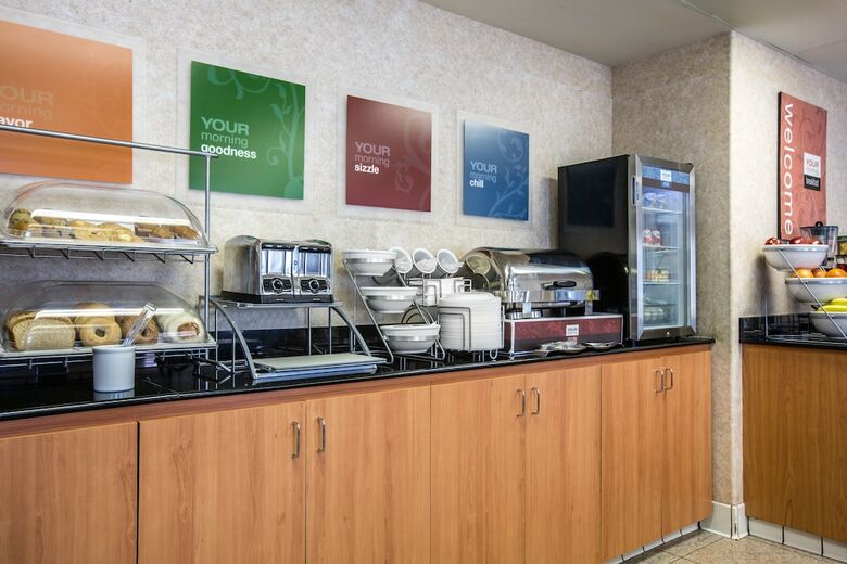 Hotel Comfort Suites