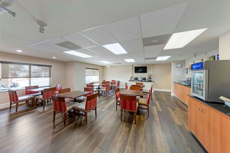 Hotel Comfort Suites