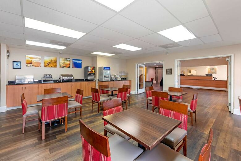 Hotel Comfort Suites