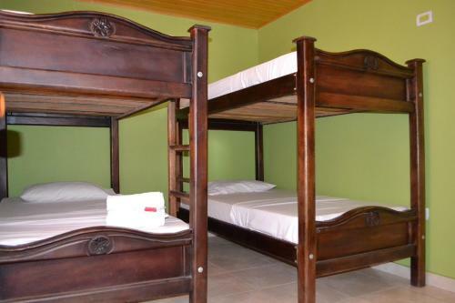 Bed & Breakfast Magic House