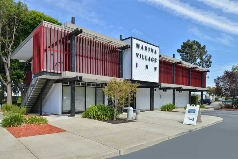 Hotel Marina Village Inn