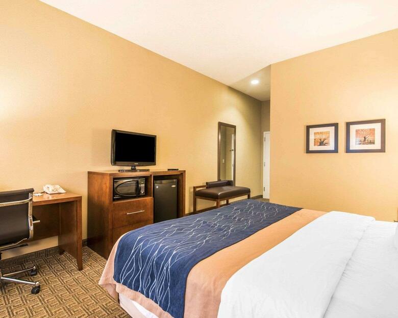 Hotel Comfort Inn & Suites