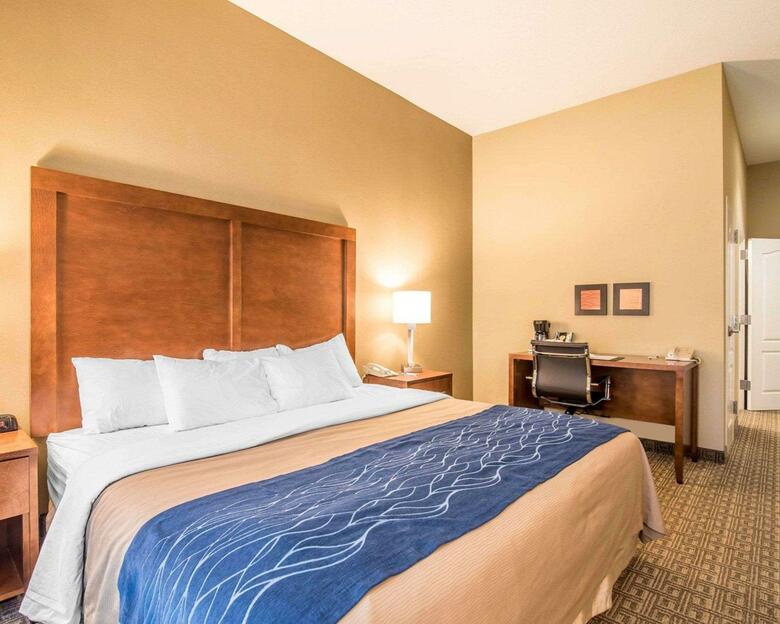 Hotel Comfort Inn & Suites