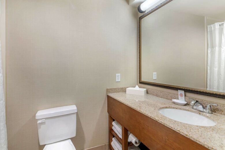 Hotel Comfort Inn & Suites
