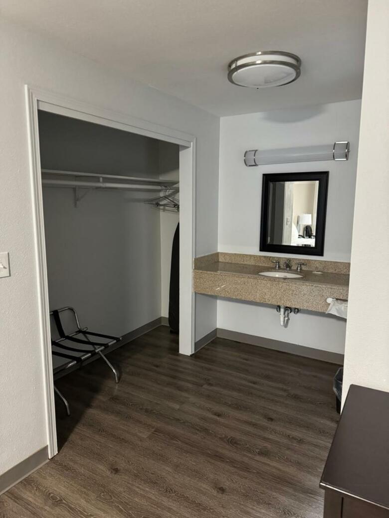 Hotel Studio 6 Suites Vancouver Wa Waterfront