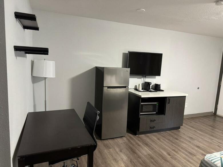 Hotel Studio 6 Suites Vancouver Wa Waterfront
