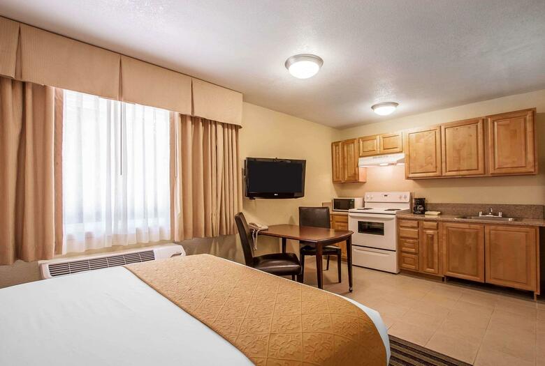 Hotel Quality Inn And Suites