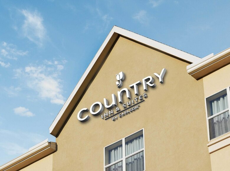 Hotel Country Inn & Suites
